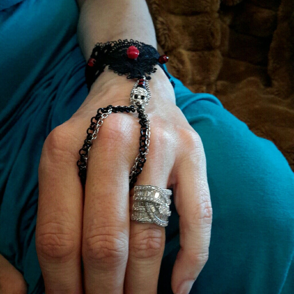 NWT, LACE RING BRACELET - Picture 2 of 2